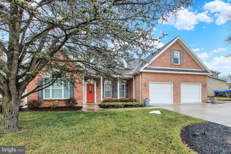 355 Dart Dr, Hanover, PA 17331 - #2