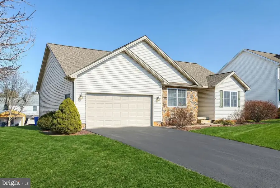 1835 Michelle Dr, York, PA 17408 - #3