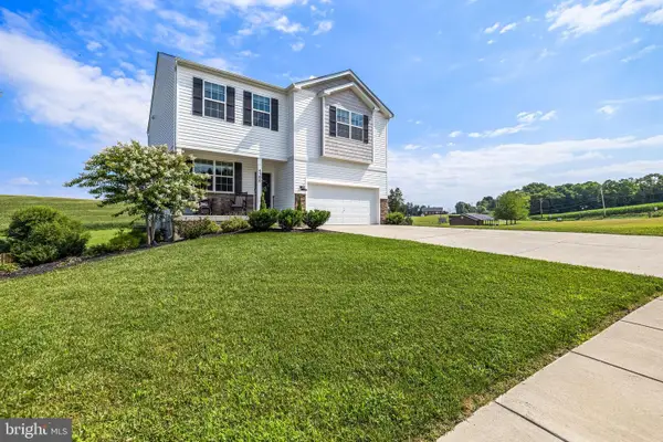 4300 Brent Dr, SPRING GROVE, PA 17362