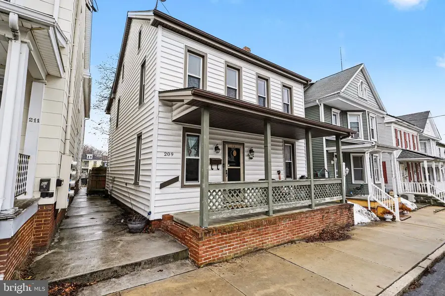 209 Centennial Ave, Hanover, PA 17331 - #3