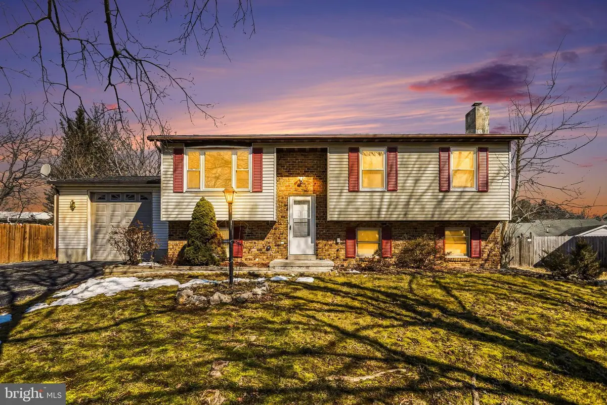 48 Colonial Dr, Hanover, PA 17331 - #1