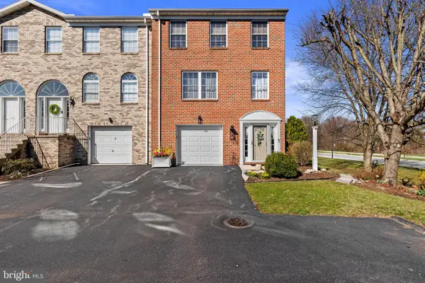 102 Lorenzo Ct #102, YORK, PA 17402