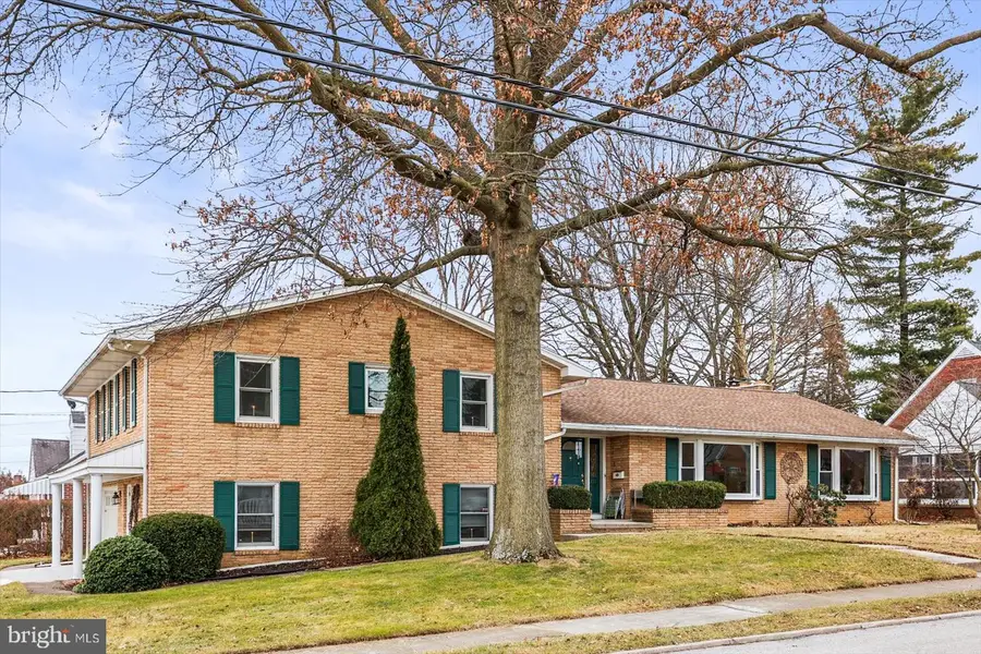 155 George St, Hanover, PA 17331 - #2