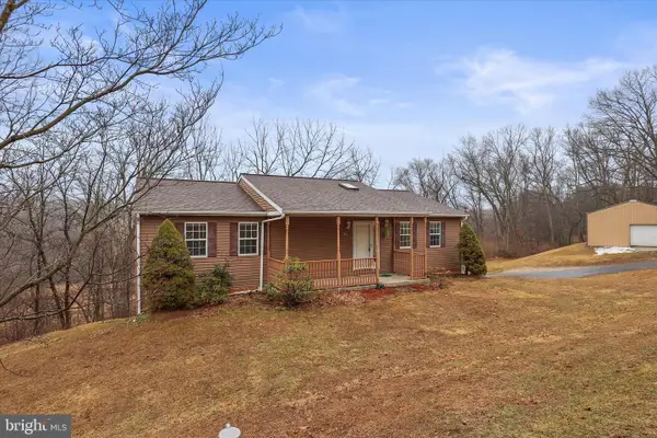 84 Lakeview Cir, HANOVER, PA 17331