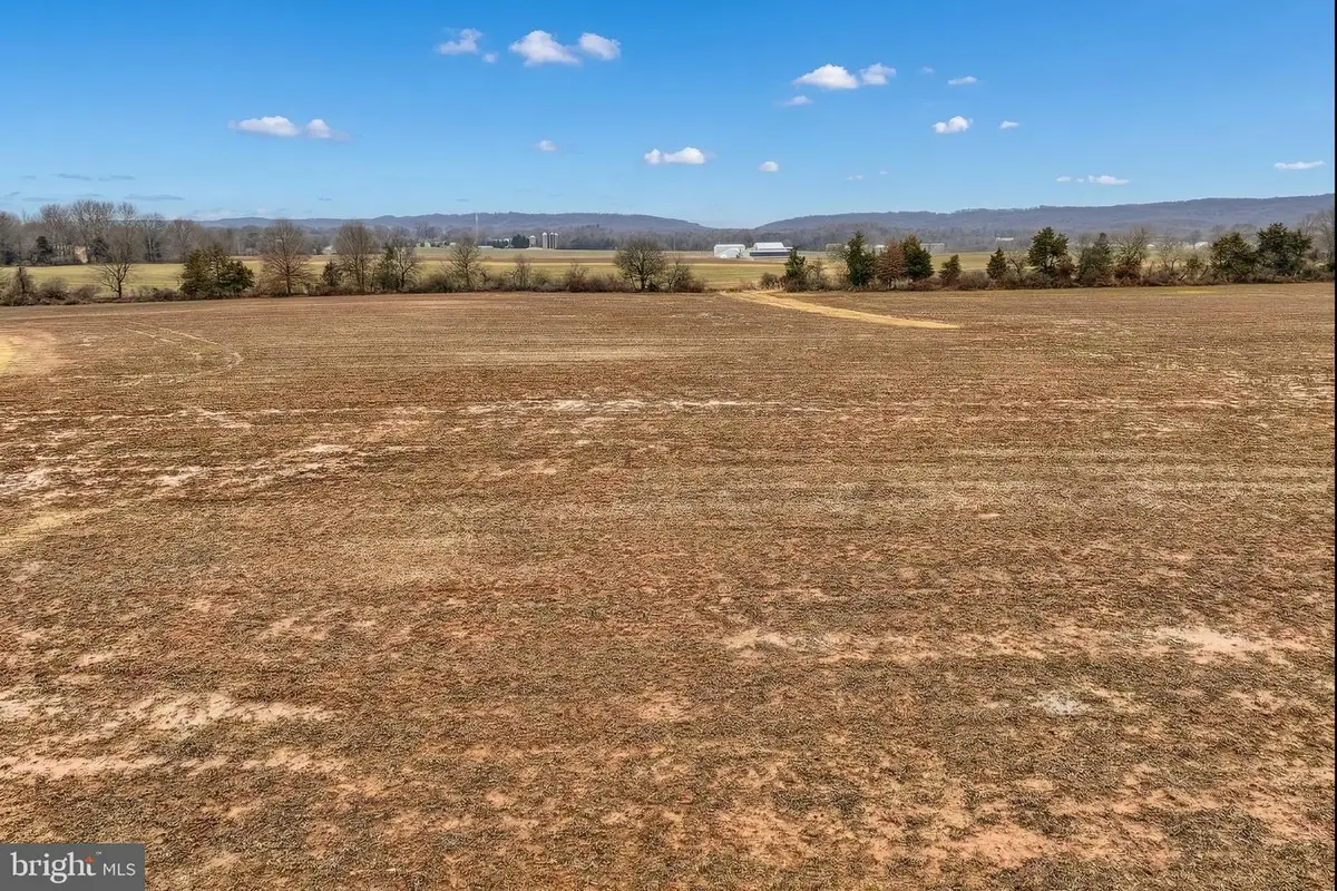 4275 W Canal Rd, Dover, PA 17315 - #1