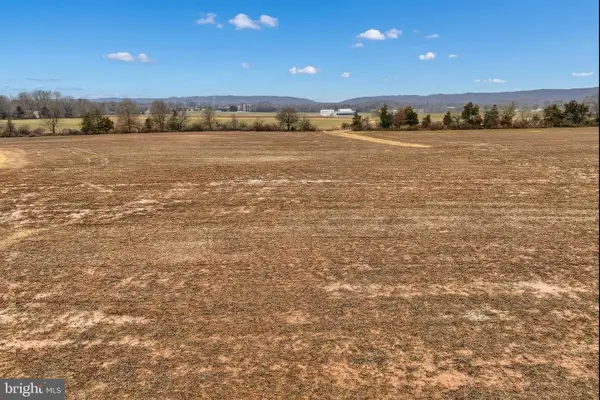 4275 W Canal Rd, DOVER, PA 17315