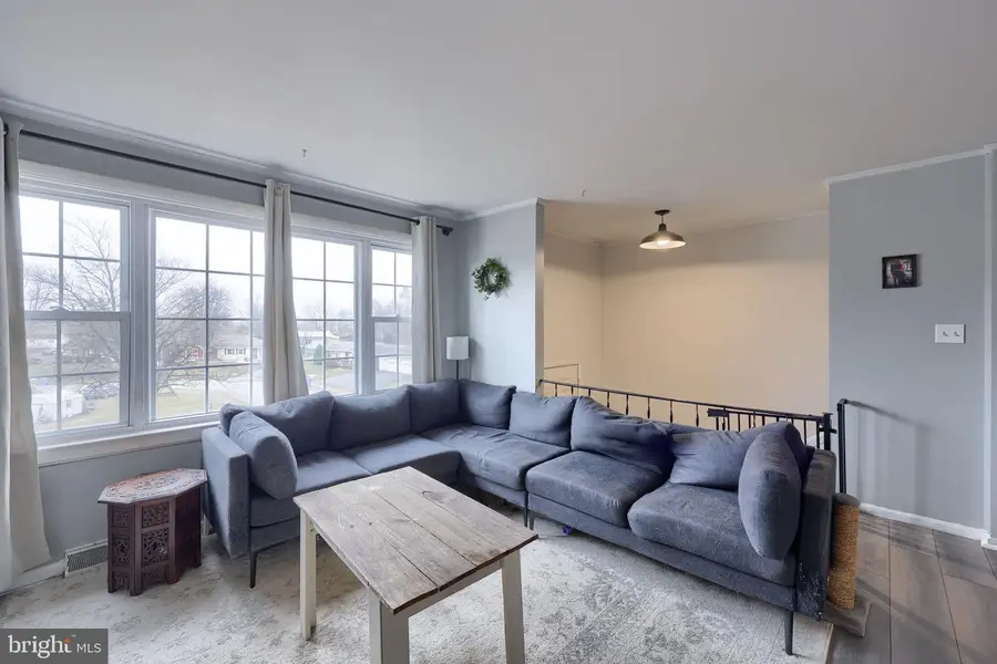 390 Lincolnway Dr, York, PA 17408 - #3