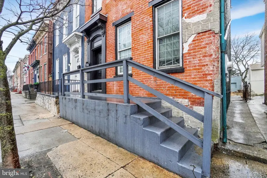 104 E College Ave, York, PA 17401 - #2