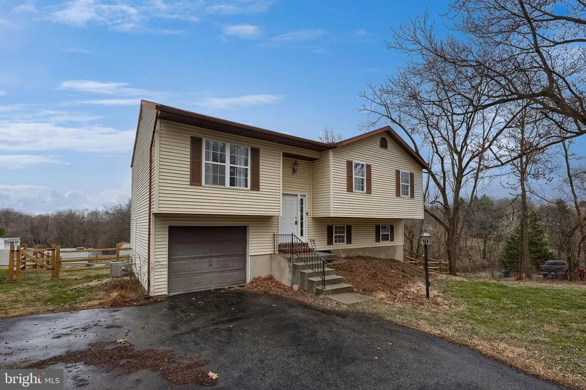3333 Druck Valley Rd, York, PA 17406 - #1