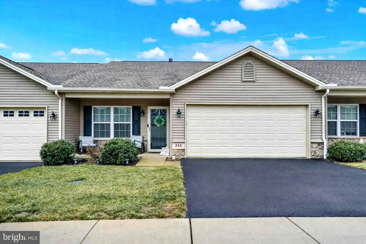 240 Palomino Way, Red Lion, PA 17356 - #1