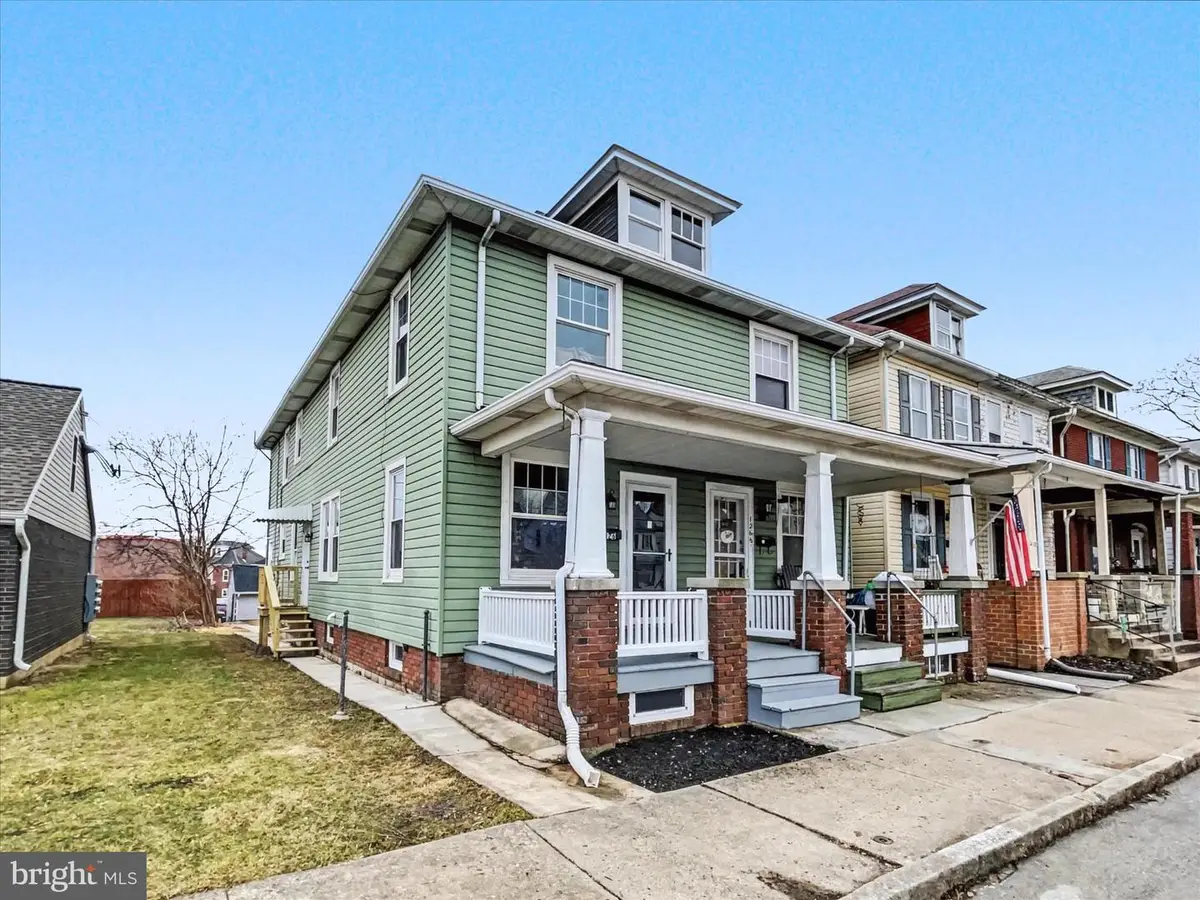 126 3rd St, Hanover, PA 17331 - #1