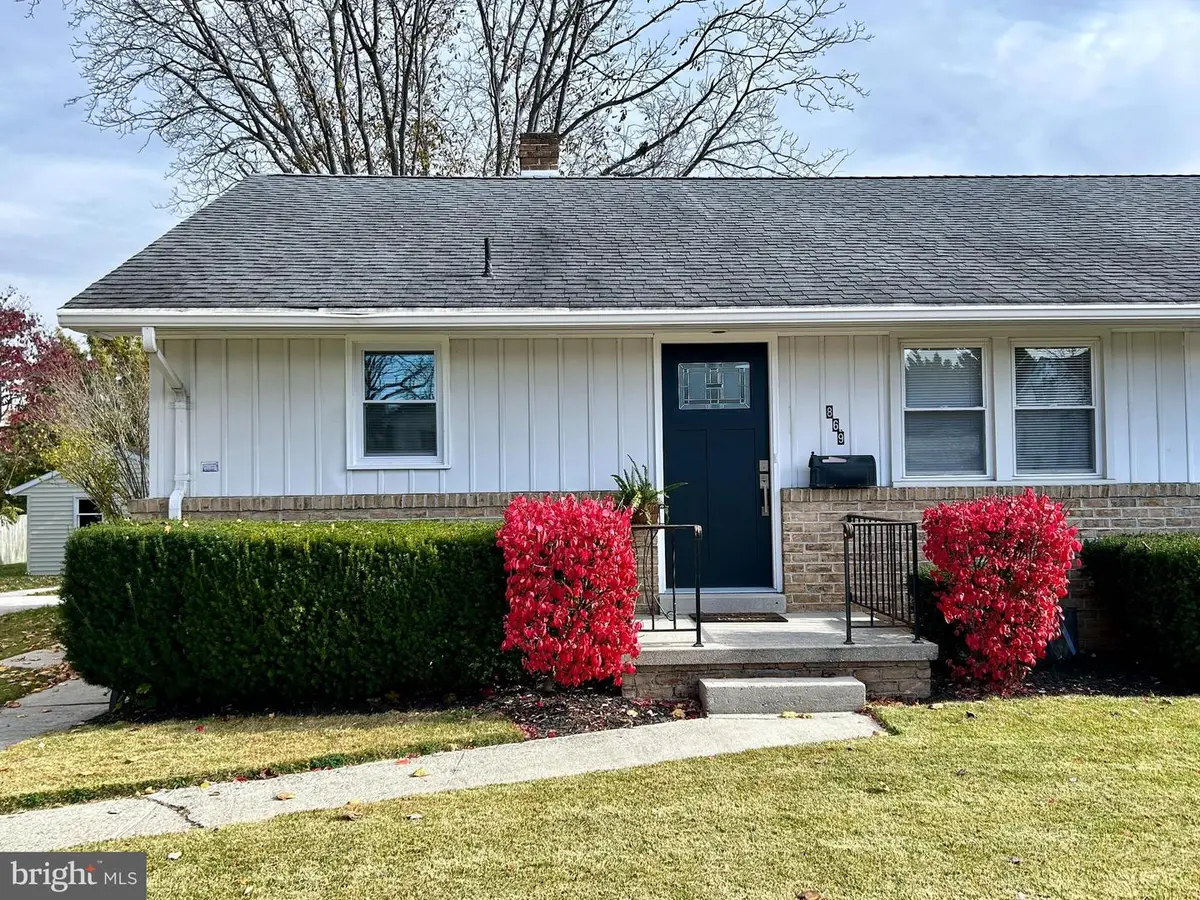 869 E Walnut St, Hanover, PA 17331 - #1