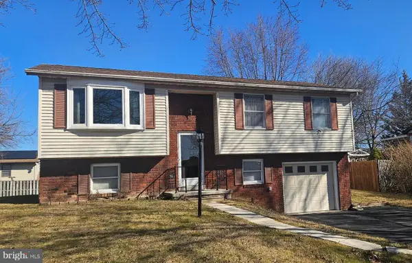 44 Colonial Dr, HANOVER, PA 17331