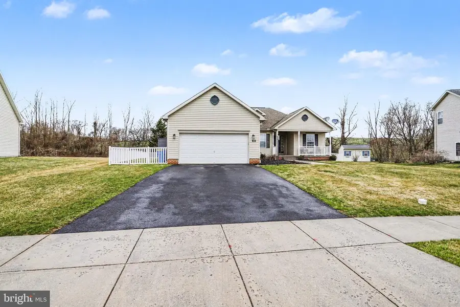 183 N Alpine Dr, York, PA 17408 - #3