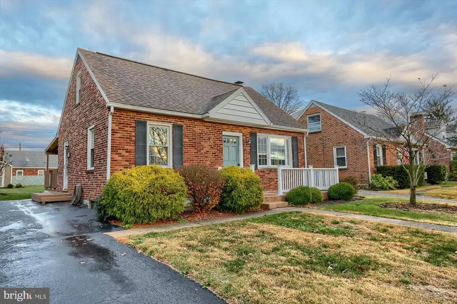 317 Greystone Rd, York, PA 17402 - #2