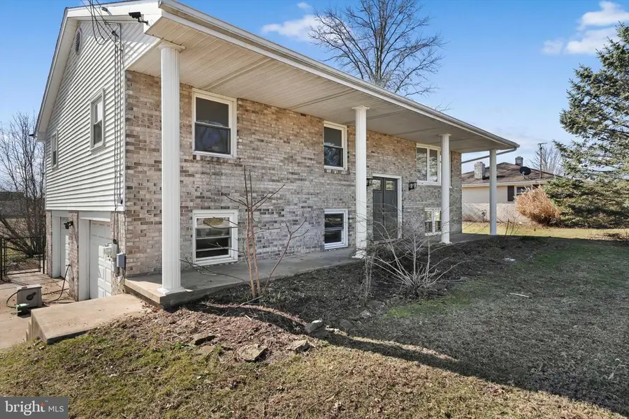 2401 Belair Dr, Dover, PA 17315 - #3