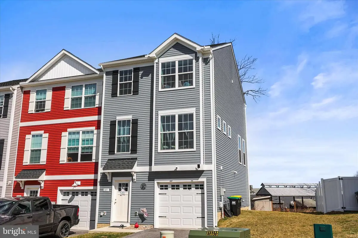 101 Overlook Dr, Hanover, PA 17331 - #1