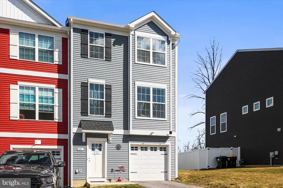 101 Overlook Dr, Hanover, PA 17331 - #2