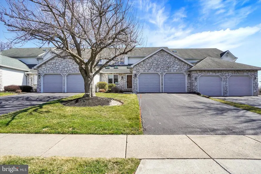 2644 Fairway Dr #2644, York, PA 17402 - #2