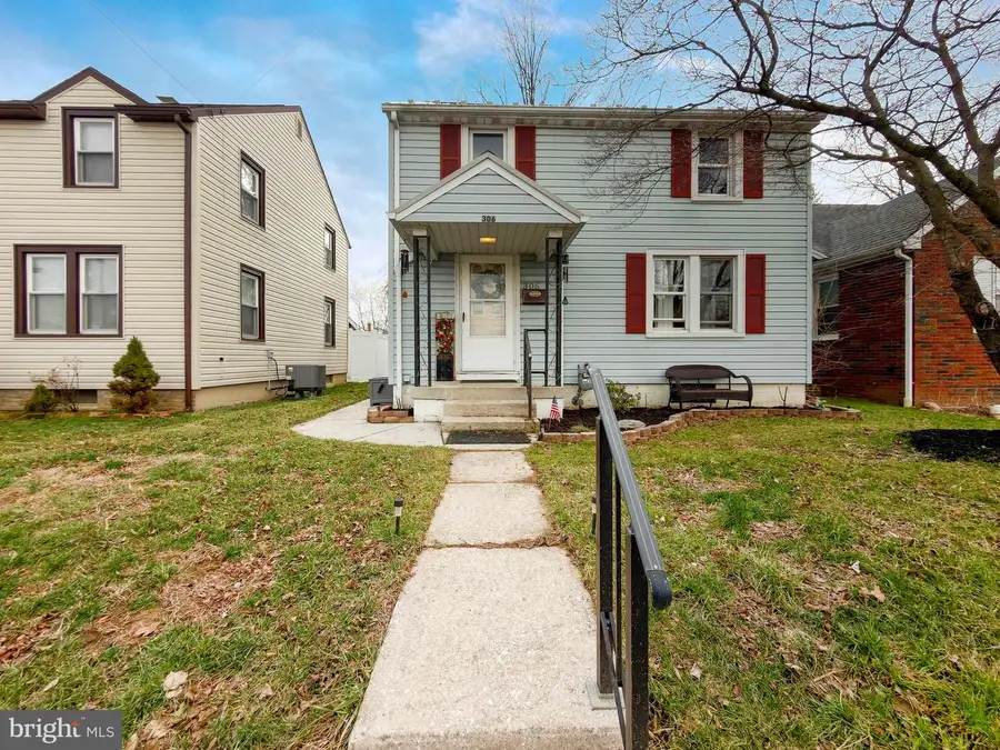 306 W Elm Ave, Hanover, PA 17331 - #3