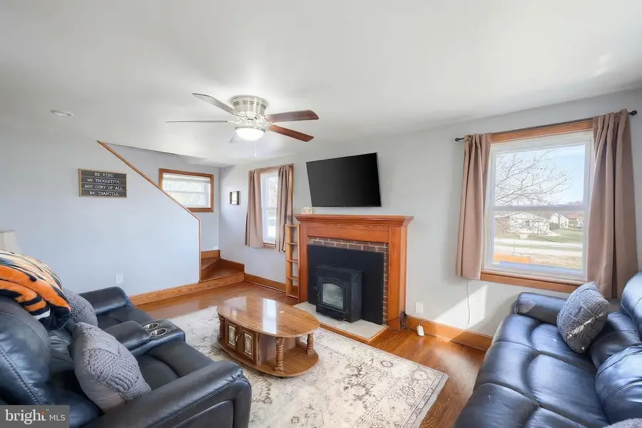 120 Charles Ave, Hanover, PA 17331 - #3