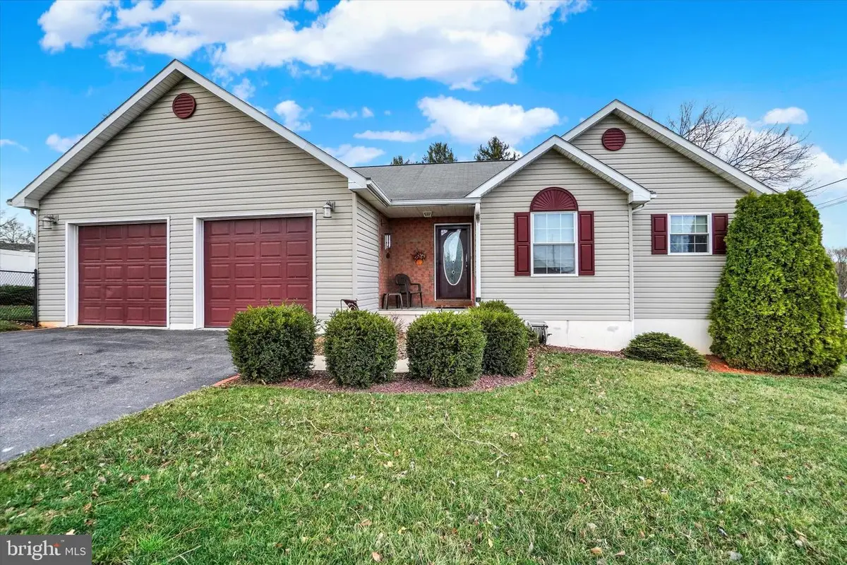 2035 Leonard St, York, PA 17404 - #1