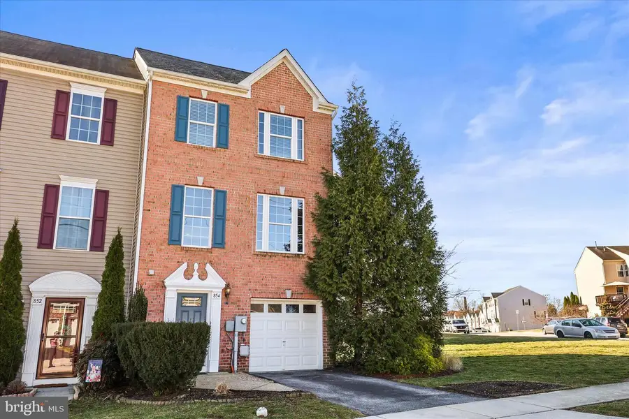 854 Blossom Dr, Hanover, PA 17331 - #2