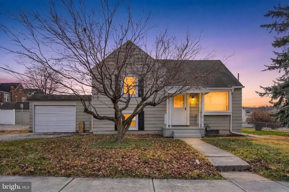 720 Elm Ter, York, PA 17404 - #1