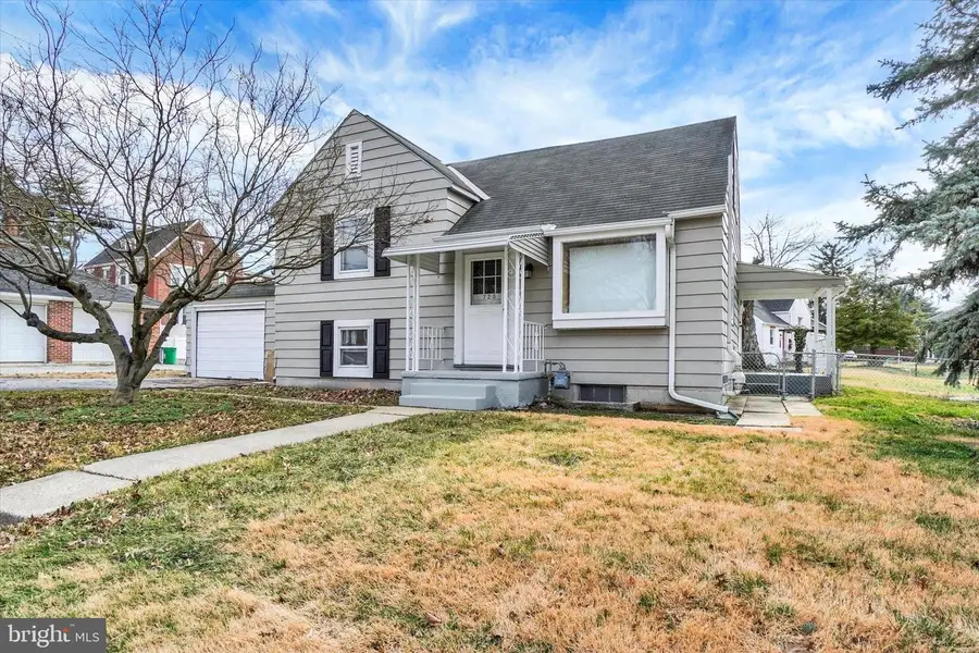 720 Elm Ter, York, PA 17404 - #3