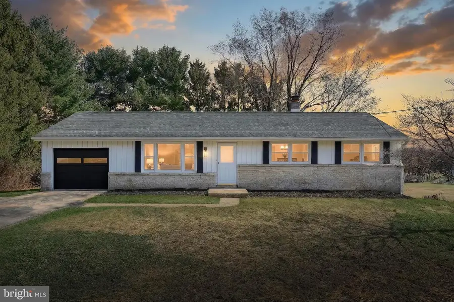 880 Springvale Rd, Red Lion, PA 17356 - #2