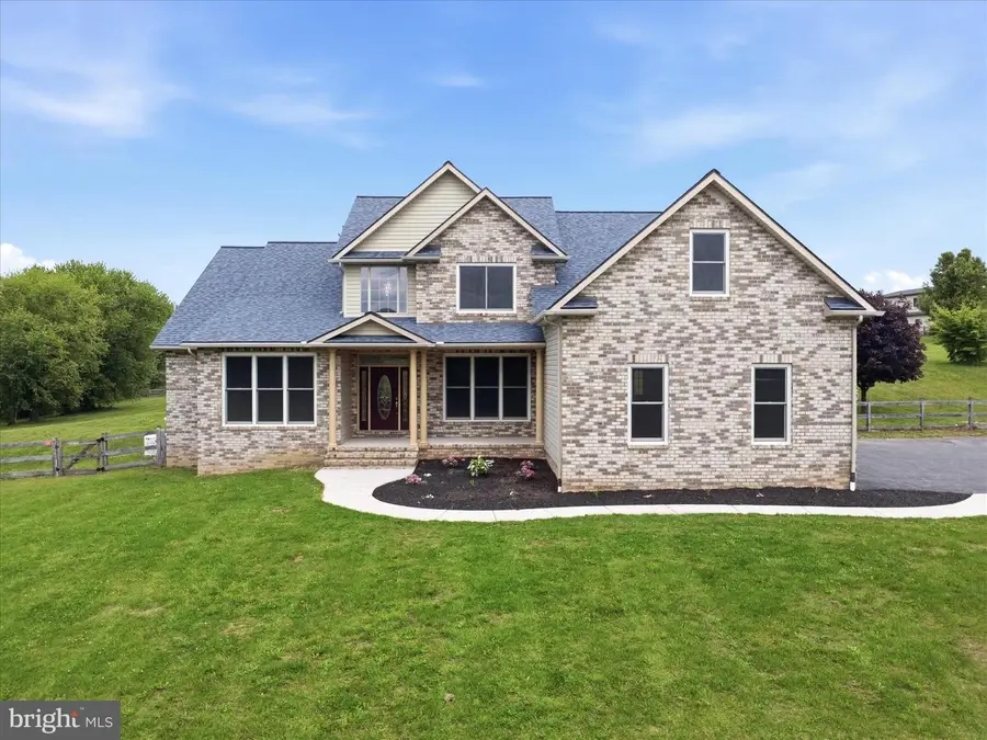104 Frogtown Rd, Hanover, PA 17331 - #2