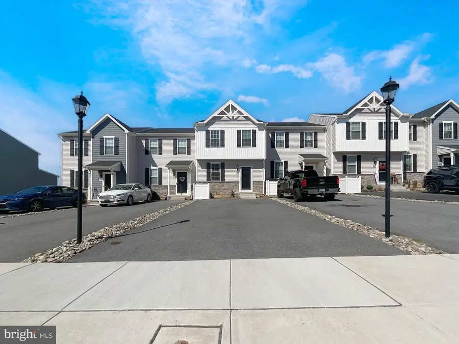 109 Holstein Dr, Hanover, PA 17331 - #2