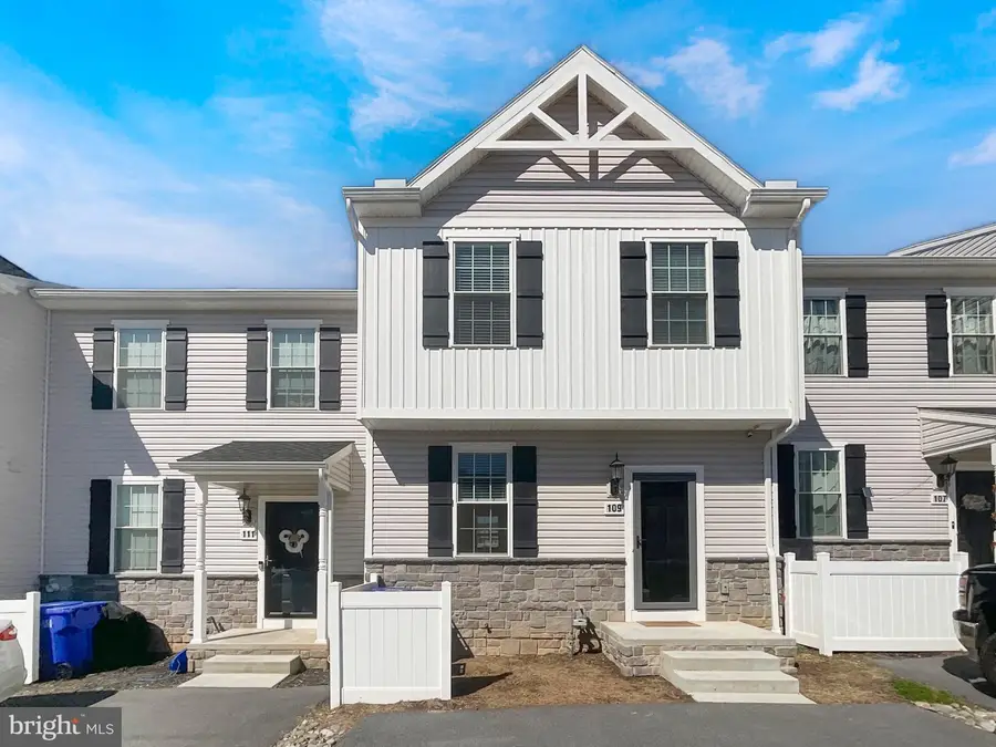 109 Holstein Dr, Hanover, PA 17331 - #3