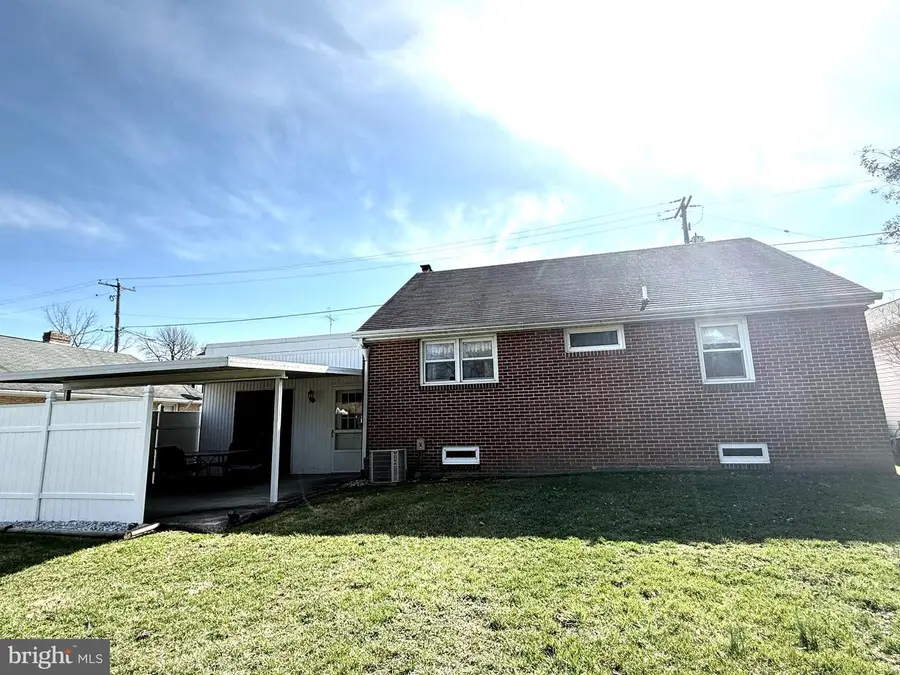 566 Baer Ave, Hanover, PA 17331 - #3