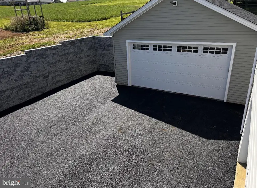 410 Shorbs Hill Rd, Hanover, PA 17331 - #2