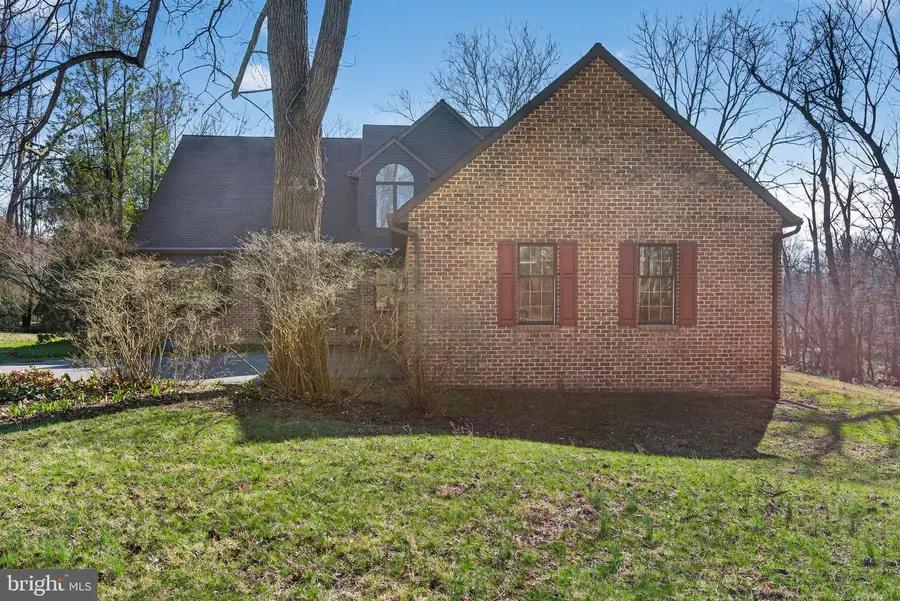 210 Kelly Ln, York, PA 17406 - #2