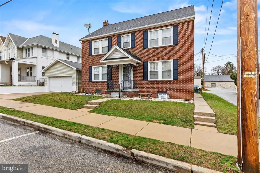 33 N Adams St, York, PA 17404 - #2