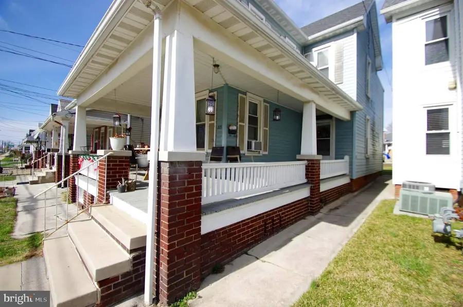 325 High St, Hanover, PA 17331 - #2