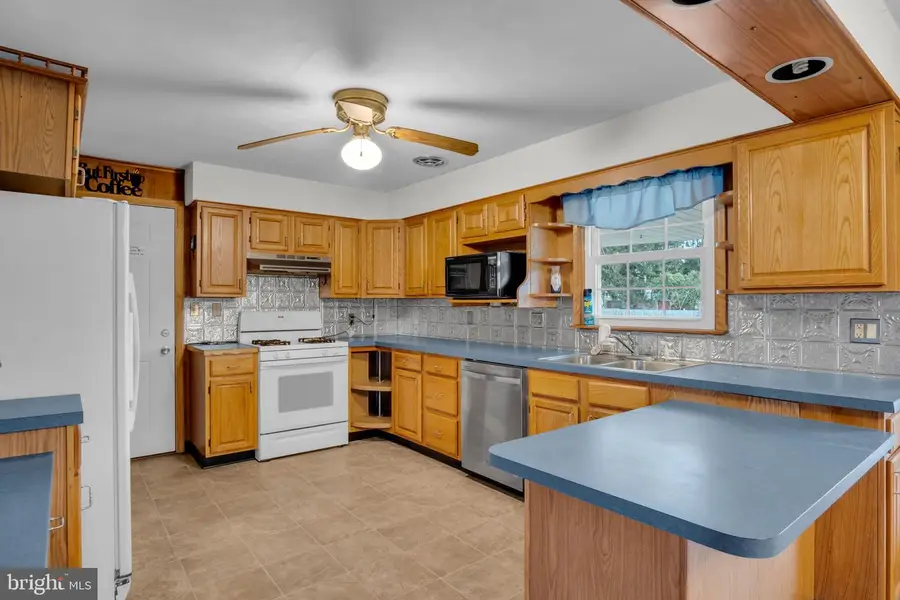 301 E Elm Ave, Hanover, PA 17331 - #3