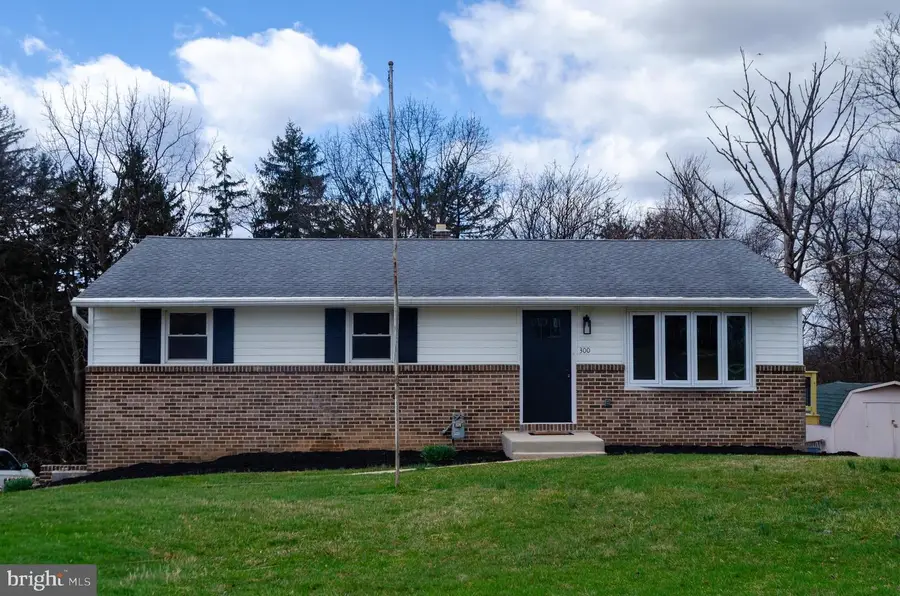 300 S Camp St, Red Lion, PA 17356 - #2