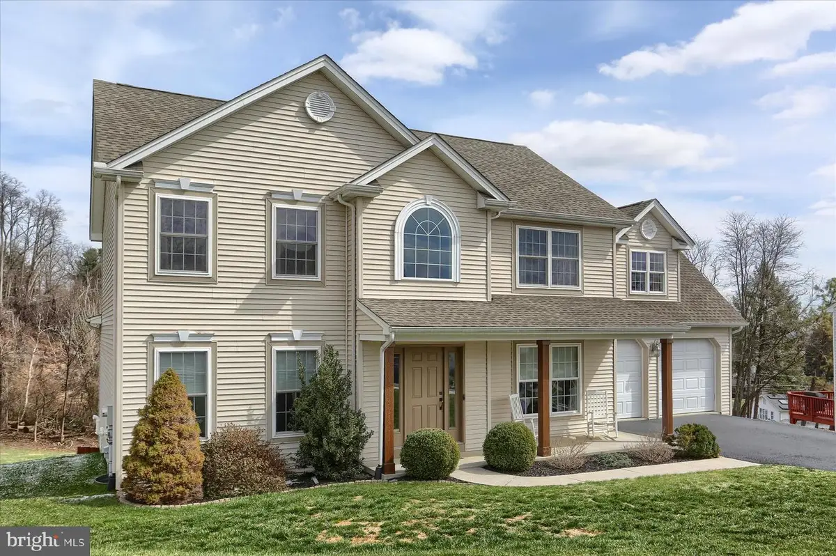 406 Hidden Valley Rd, New Cumberland, PA 17070 - #1