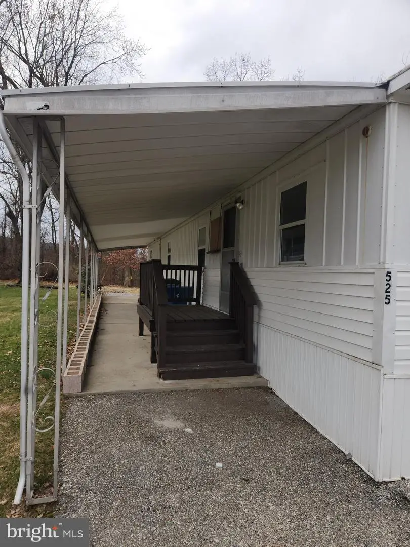 525 Pine Dr, York, PA 17406 - #1