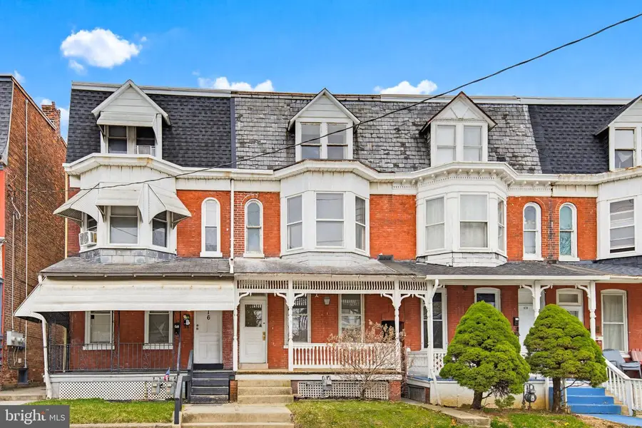 818 W King St, York, PA 17403 - #2