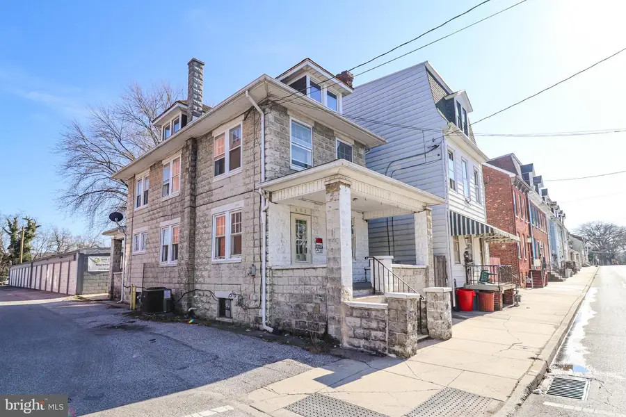 600 W College Ave, York, PA 17401 - #3