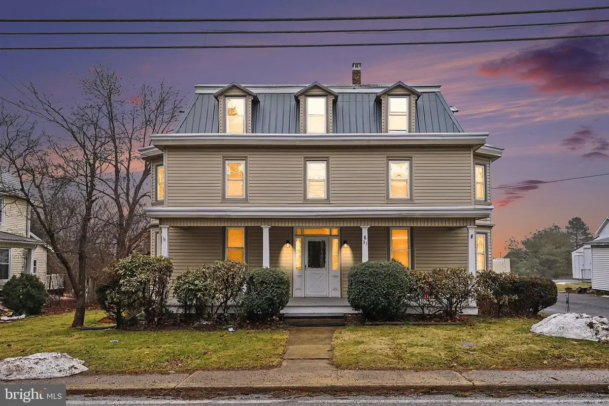 31 N Market St, Fawn Grove, PA 17321 - #1
