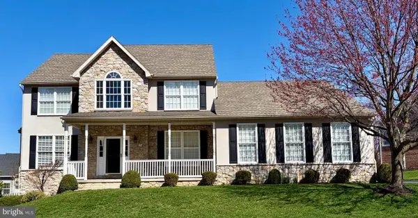 1115 Glen View Dr, YORK, PA 17403