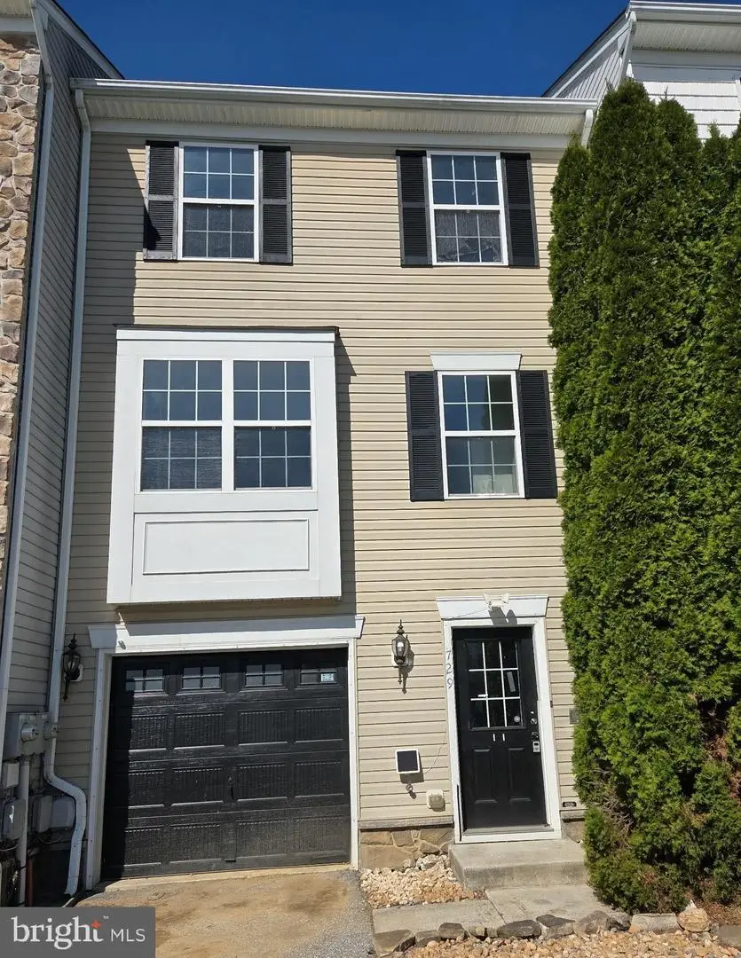 729 Blossom Dr, Hanover, PA 17331 - #1