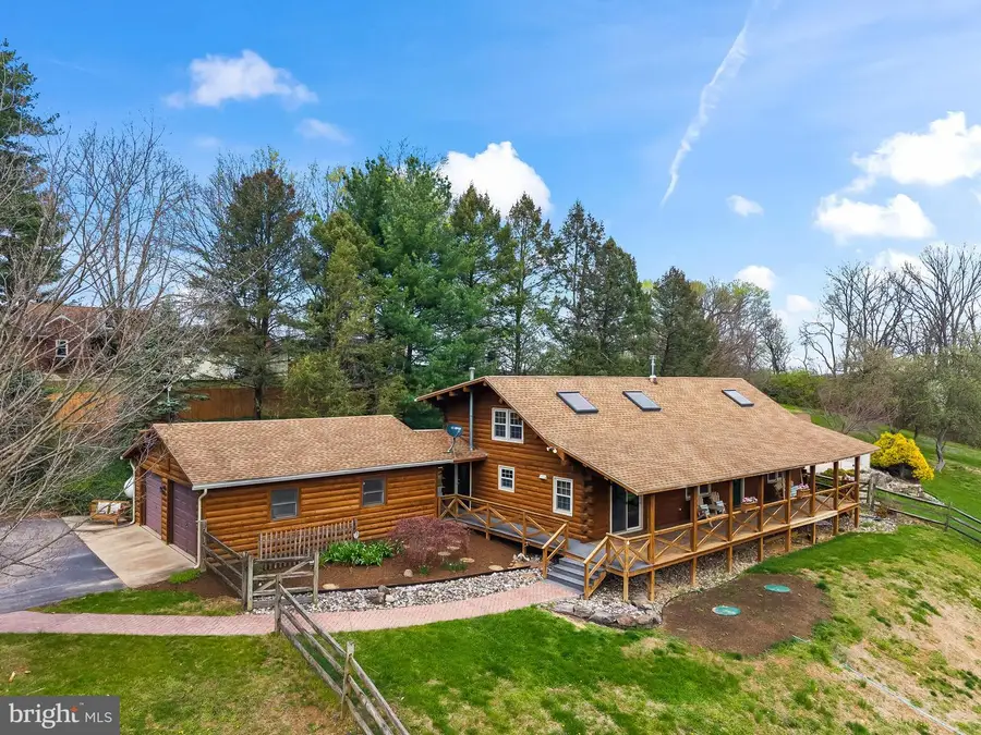 1570 Woodberry Rd, York, PA 17408 - #3