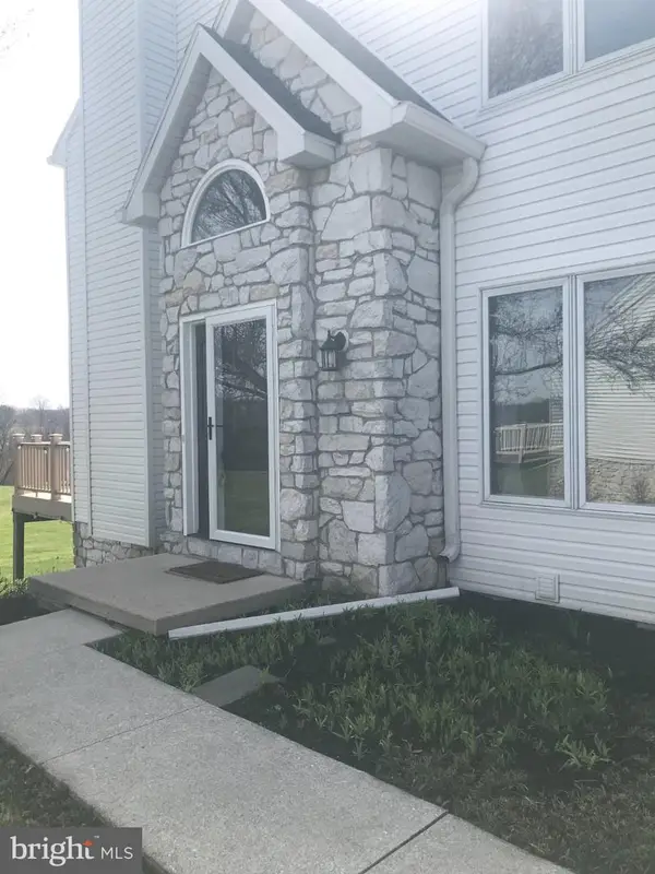 2652 Fairway Dr #2652, YORK, PA 17402