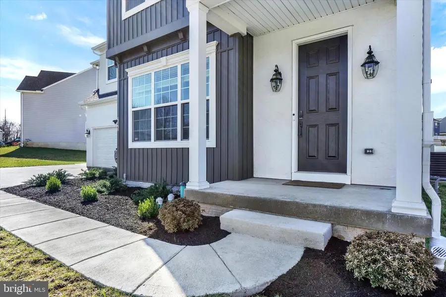 245 Hollyhock Dr, Manchester, PA 17345 - #2